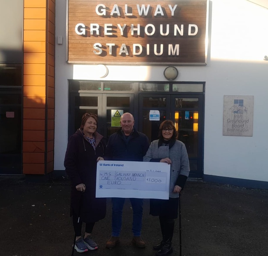€1,000 Donation Presented to MS Galway Hughie Keleghan, Chairman of the WGOBA, presents a cheque for €1,000 to MS Galway following a successful Santa Night held at Galway Greyhound Stadium, supported by the local greyhound racing community.