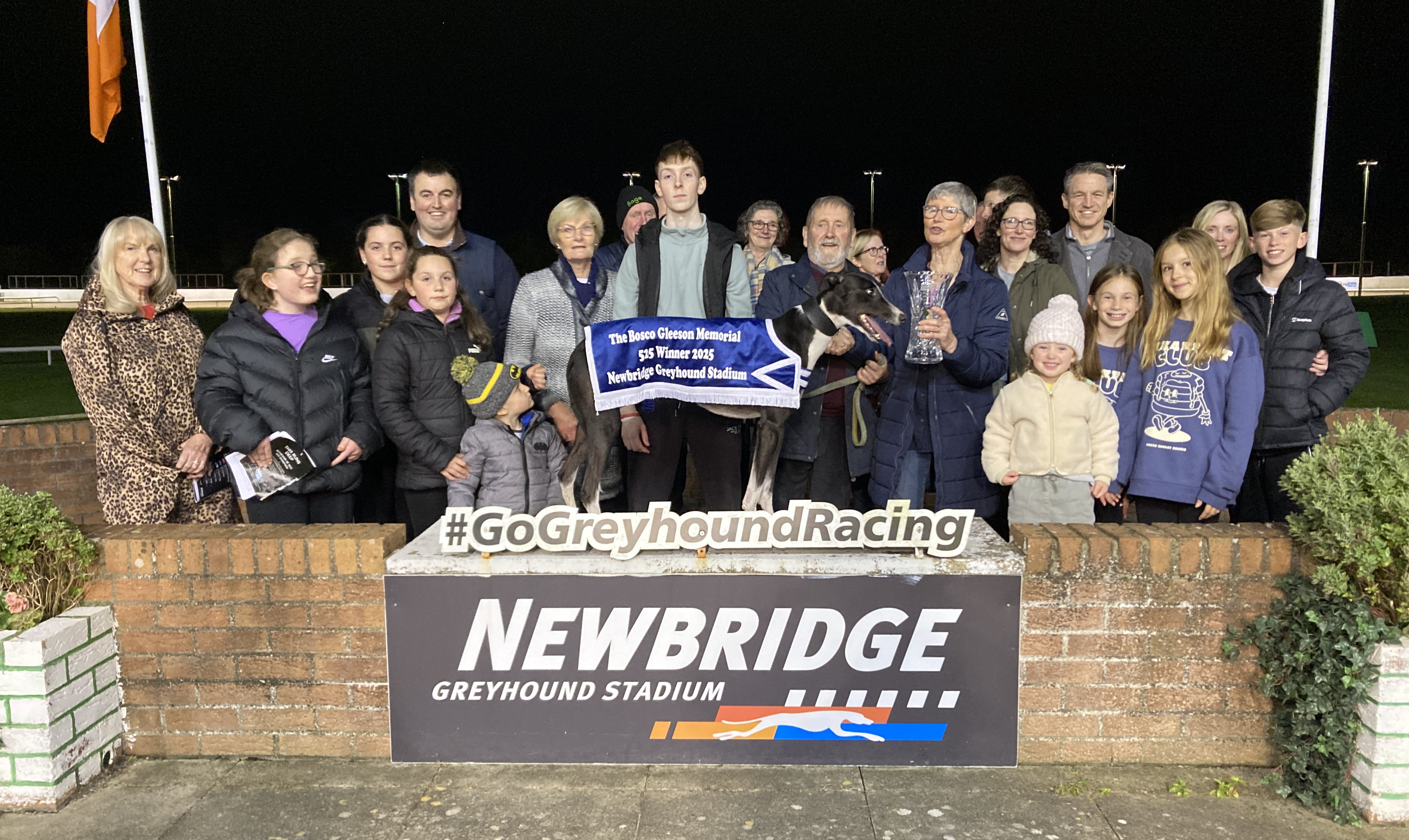 Anna Gleeson presents the trophy to Michael Brennan following Sassy Suzy’s victory in the Bosco Gleeson Memorial 525