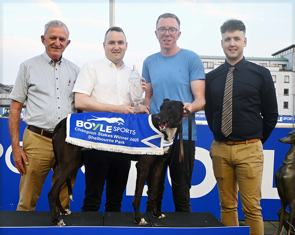 Damien Lonergan representing BOYLE Sports sponsors presents the trophy to Daragh Sheehan after Ballymac Kamala won the 2026 BOYLE Sports Champion Stakes 550, also included are Richard O'Regan GRI and Racing Manager Dylan Brennan. Image shows Damien Lonergan representing BOYLE Sports sponsors presents the trophy to Daragh Sheehan after Ballymac Kamala won the 2026 BOYLE Sports Champion Stakes 550, also included are Richard O'Regan GRI and Racing Manager Dylan Brennan.
